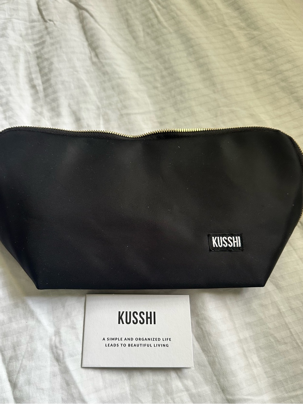 Kusshi Black Travel Toiletry Bag